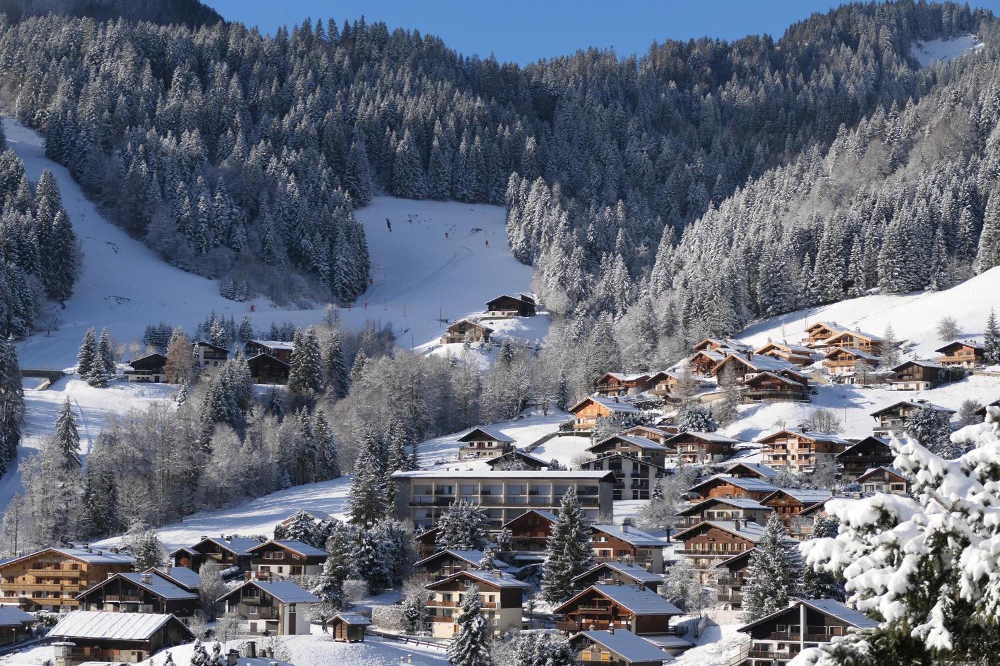 Hotel Alpen Roc La Clusaz Exterior foto