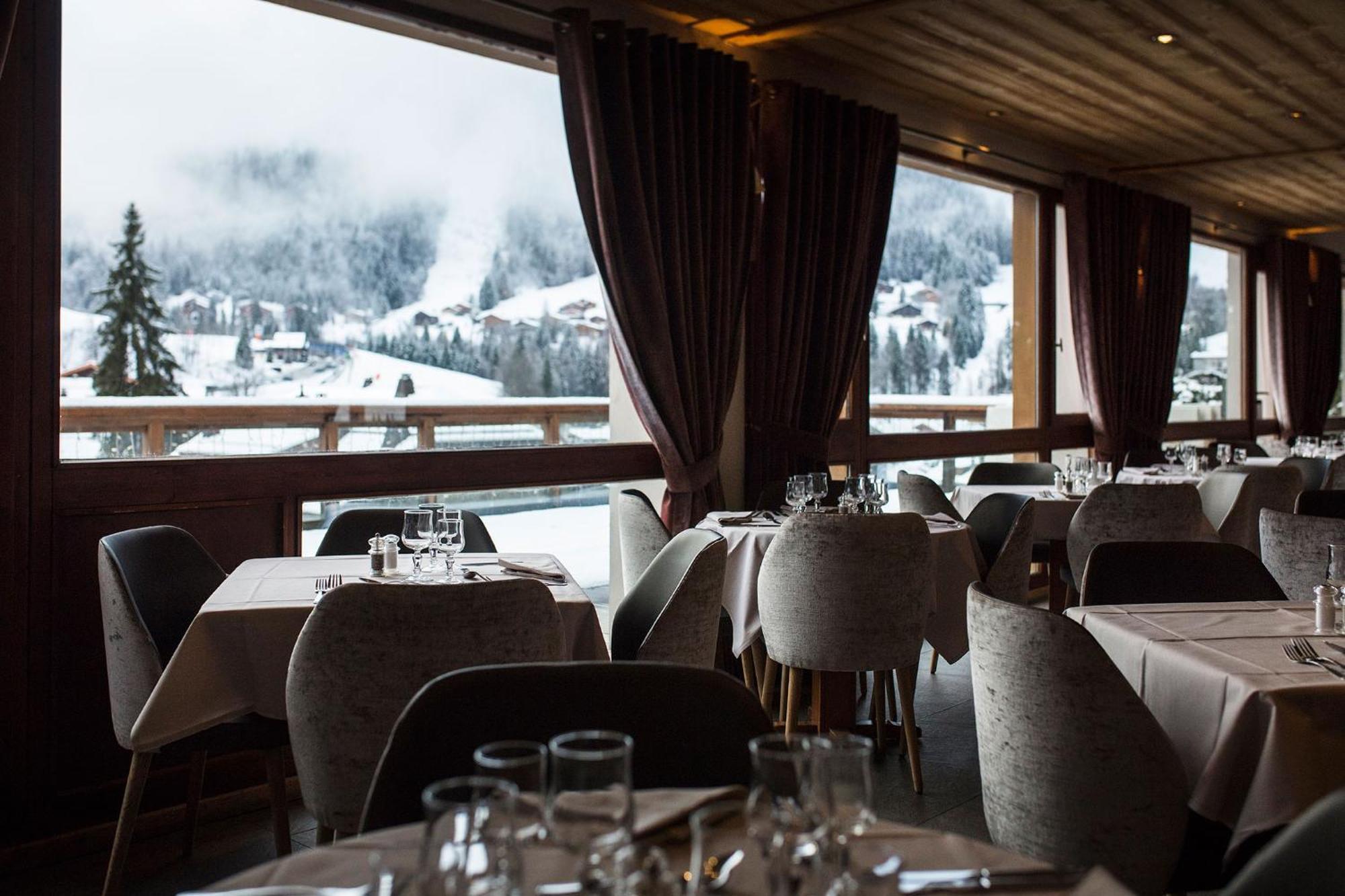 Hotel Alpen Roc La Clusaz Exterior foto